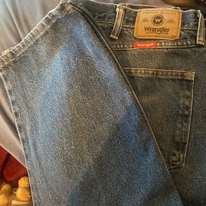 40/30 Wrangler jeans